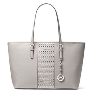 MICHAEL KORS LEATHER TOTE IN PEARL GRAY